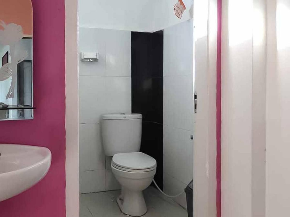 بوغيتّينغي Hotel Ananda Syariah Redpartner المظهر الخارجي الصورة