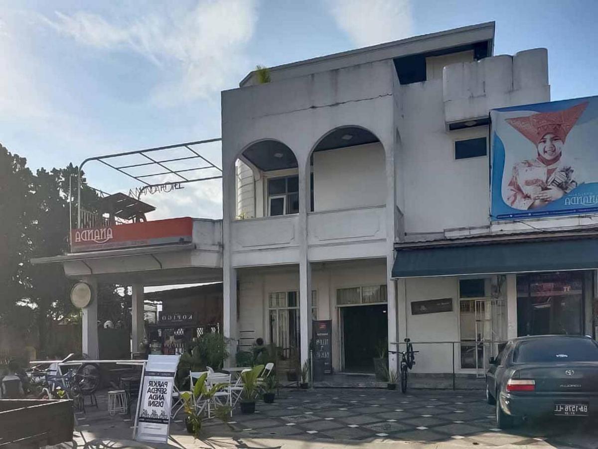 بوغيتّينغي Hotel Ananda Syariah Redpartner المظهر الخارجي الصورة